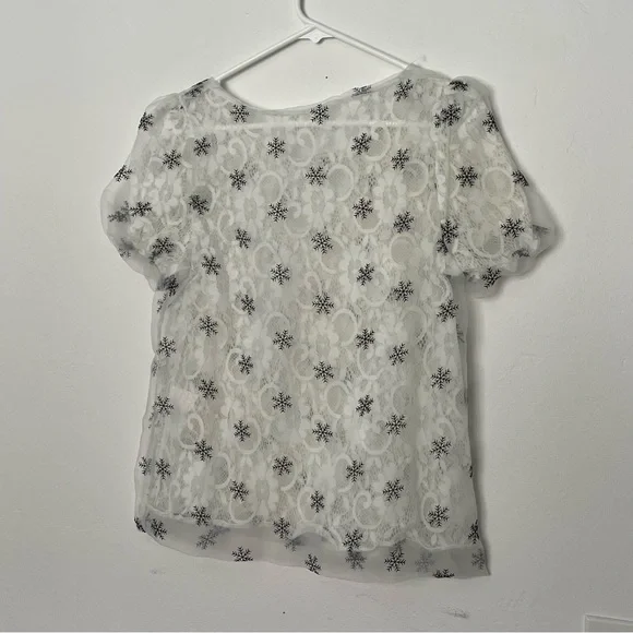 Snowflake and lace blouse - Picture 8 of 12